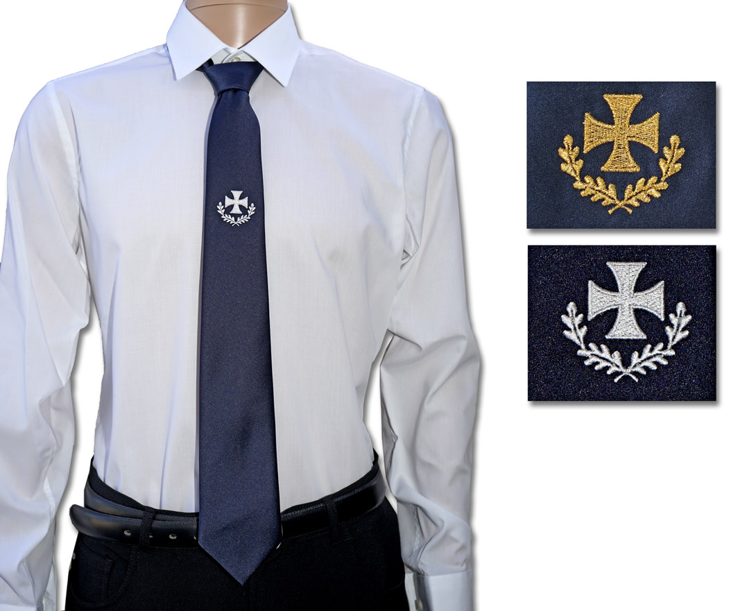 Krawatte mit Eisernem Kreuz und Eichenlaub, in silber oder gold